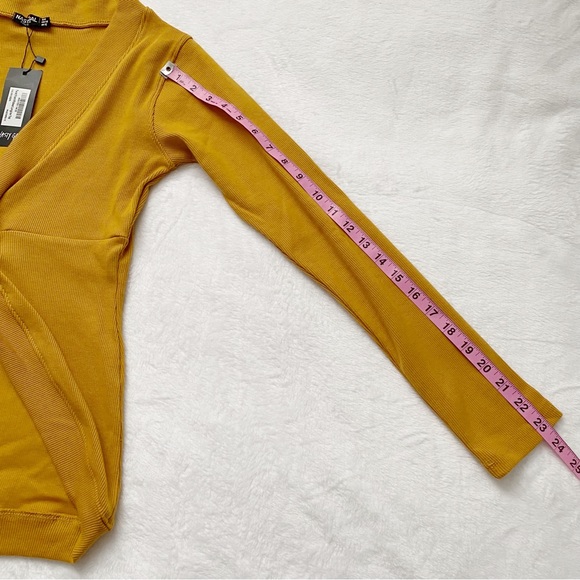 NWT Nasty Gal Mustard Ribbed Cinched Center Pullover Top - Picture 5 of 11